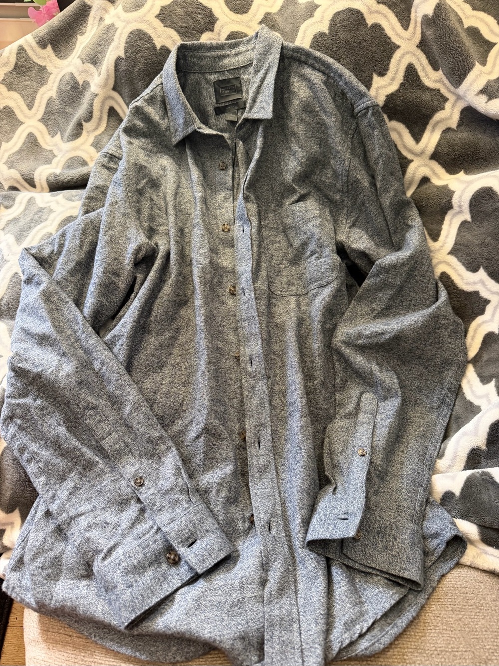14th & Union Heathered Gray Knit Button-Up